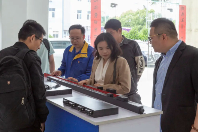 轨道交通考察团莅临苏继电气，共谋深度合作新篇章