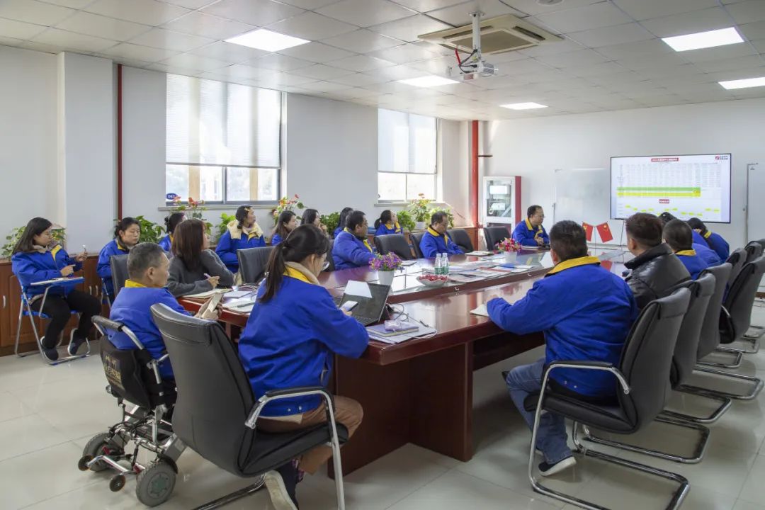 营销中心年度辉煌回顾:年终总结与展望(图3)